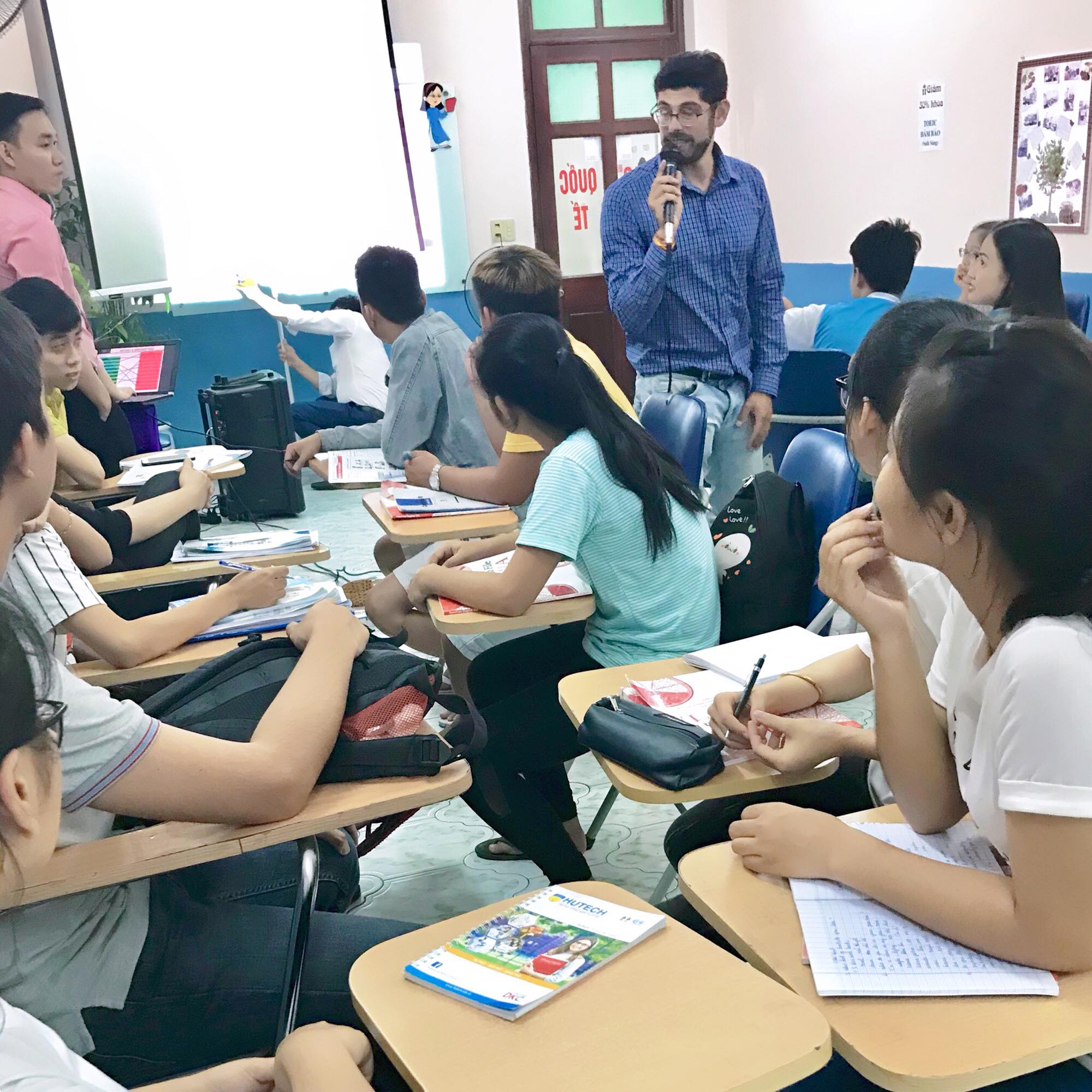 lop hoc ielts speaking