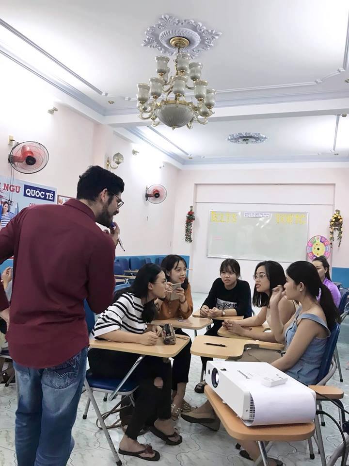 lop hoc ielts speaking tai isec